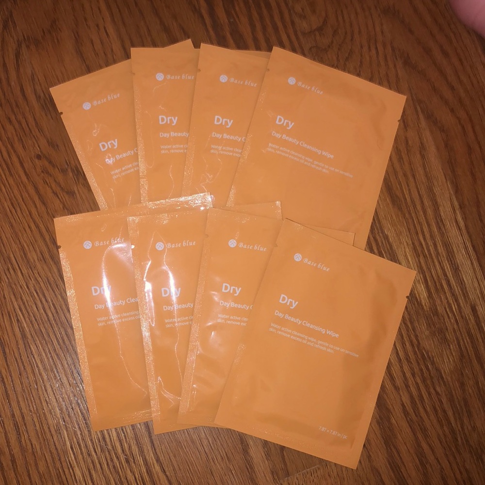 Base Blue Dry Day Beauty Cleansing Wipe